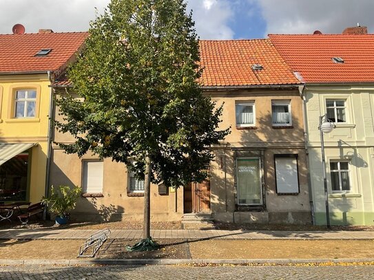 Zwangsversteigerung - Reihenmittelhaus im Herzen der Altmarkstadt Arneburg