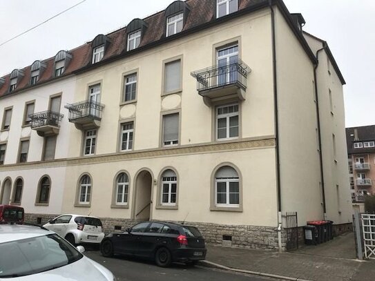 Schöne, renovierte 3- Zi.-Altbauwohnung mit gr.Südbalkon im 3.OG, Nähe Gutenbergplatz