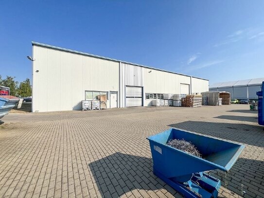 930 m² Lager-/Produktionshalle mit Büro und 8t Kranbahn an der A14 zur Miete