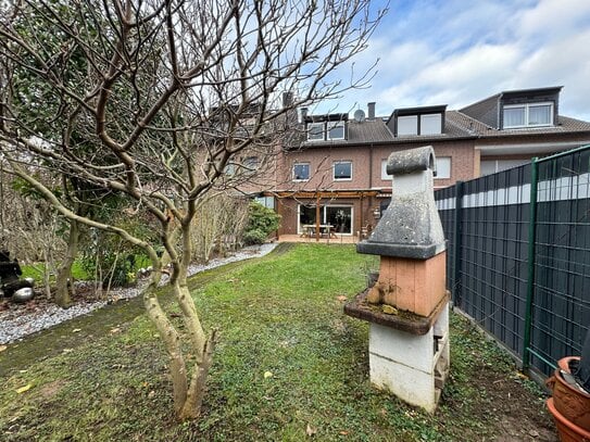 Wohnkomfort pur! Modernes Reihenmittelhaus mit großem Garten in Neuss Norf