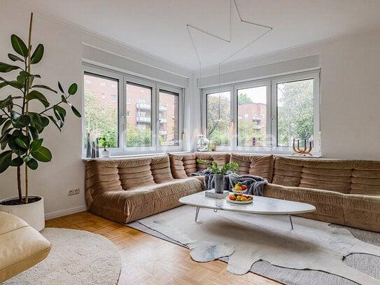 Schick eingerichtete 3-Zimmer-Wohnung mit Loggia und Parkplatz in Hamburg-Barmbek