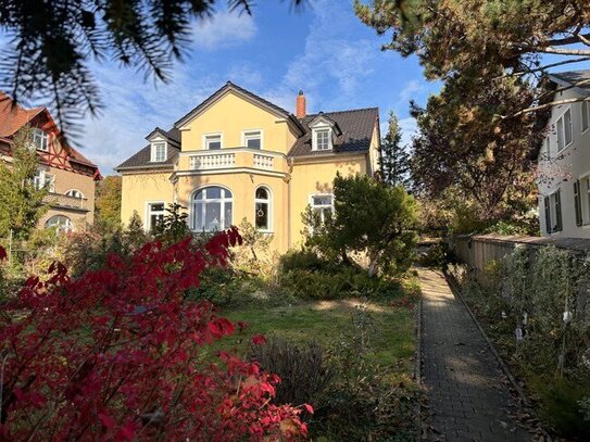 Villa - in zentraler Lage von Radebeul/West an den Weinbergen