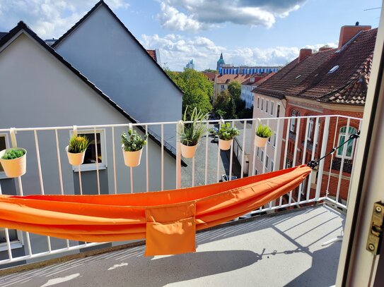 MIT BLICK IN DEN HIMMEL ! EXKLUSIVE, TOTAL GEMÜTLICHE 3-ZI-WOHNUNG MIT BALKON ! ERSTBEZUG NACH KERNSANIERUNG ! ABSOLUT…