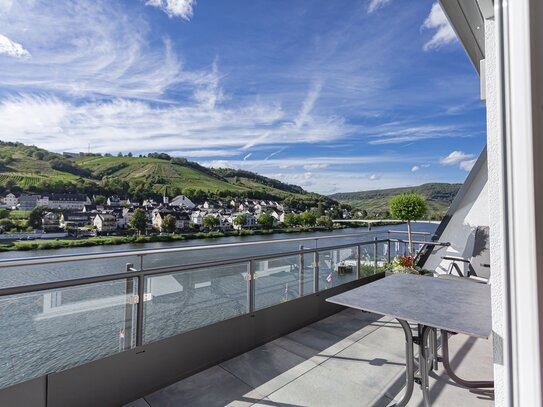 Luxuriöse Dachgeschosswohnung mit Moselblick in bester Lage von Zell