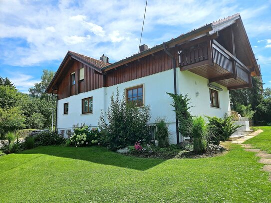 Spaichingen: Bezugsfreies, freistehendes gr. 1-2-Familienhaus mit 3 Garagen, herrl. Garten, Riesenterr., gr. Balkon, We…