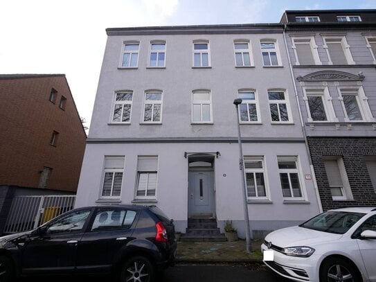 Geräumige 3,5 - Raum-Etagenwohnung mit Balkon und Garage in Rotthausen