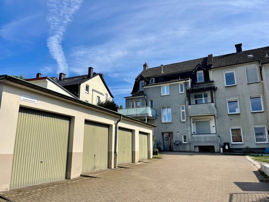 MEHRFAMILIENHAUS MIT 4 GARAGEN UND GENEHMIGTEM AUSBAU IN ELSEY !!!