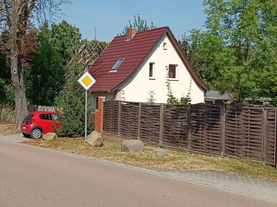 Doppelhaushälfte in Ortslage sucht neuen Eigentümer