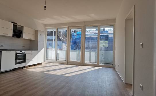 Erstbezug nach Modernisierung - Uni Nähe! 5,5 Zimmer Wohnung mit Balkon