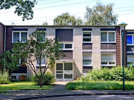 Modernisierte Balkonwohnung in vier Parteien Haus