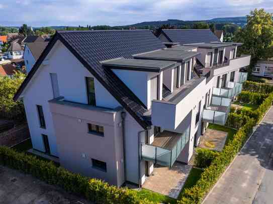 Erstbezug; 3 Zimmer, Küche, großes Duschbad, überdachter Balkon