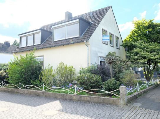 Zweifamilienhaus mit Garage in Toplage