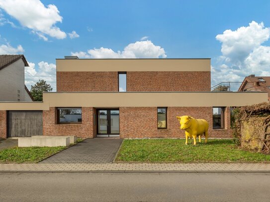 Sehr große Eigentumswohnung in Niederkassel - Haus im Haus in wunderbarer Lage