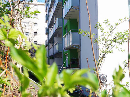 Nürnberg: Freie 3-Zi.Wohnung mit Balkon und Garage in S-Bahn, U-Bahn, Straßenbahn u. Innenstadt-Nähe
