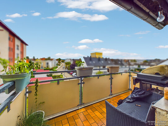 Komplett sanierte Wohnung mit West-Balkon