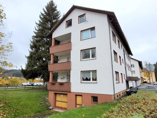 ** FREI AB SOFORT ** geräumige 3-Zimmer Wohnung - 1-OG mit Balkon - Titisee-Neustadt