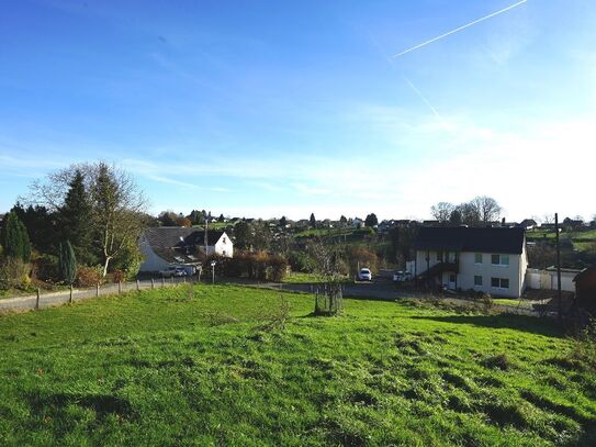 Individuelles Baugrundstück für ein Einfamilien- oder Doppelhaus in Lev-Niederblecher!