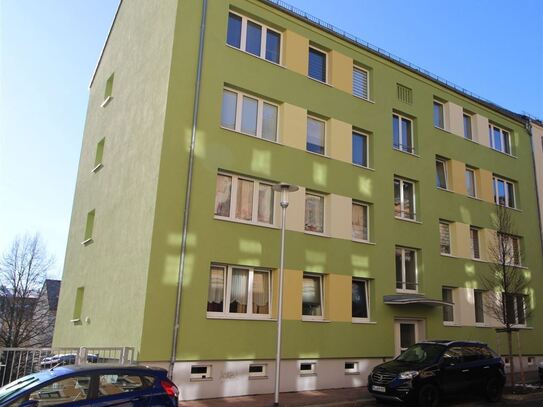 schöne 2 Raum-Wohnung mit Balkon und neuer Einbauküche