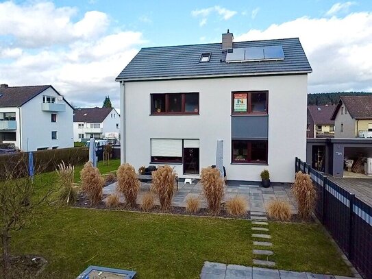 Traumhaftes Zuhause in ruhiger Wohnlage: Hochwertig modernisiertes Einfamilienhaus mit großem Garten