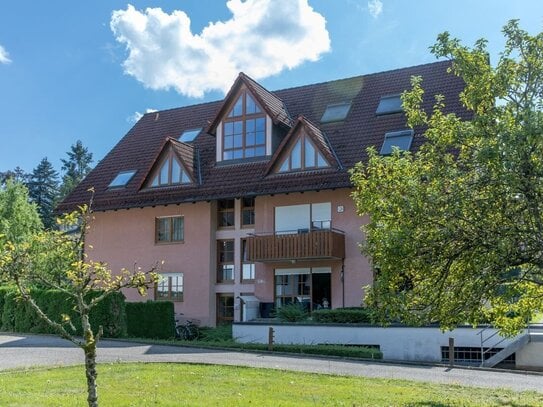 Wohnen wo andere Urlaub machen - Attraktive 4-Zi.-Maisonettewohnung mit 2 Balkonen und TG-Stellplatz