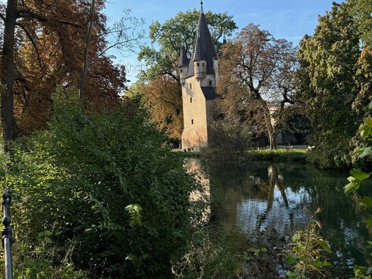 3- Zimmer -Wohnung mit Balkon ,mit zugang im Haus eigenen Schwimmbad an der Kahnfahrt-Augsburg