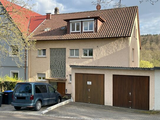 Stadtnah und verkehrsgüntig Wohnen: Vermietete 3-Zimmer-DG-ETW in Leonberg-Silberberg