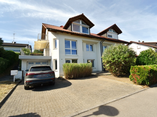 Großzügige und bezugsfreie Doppelhaushälfte mit Einliegerwohnung und fantastischem Seeblick in Hemmenhofen