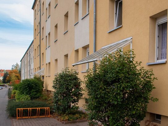 3-Raum-Wohnung mit Balkon gegenüber dem Sommerbad