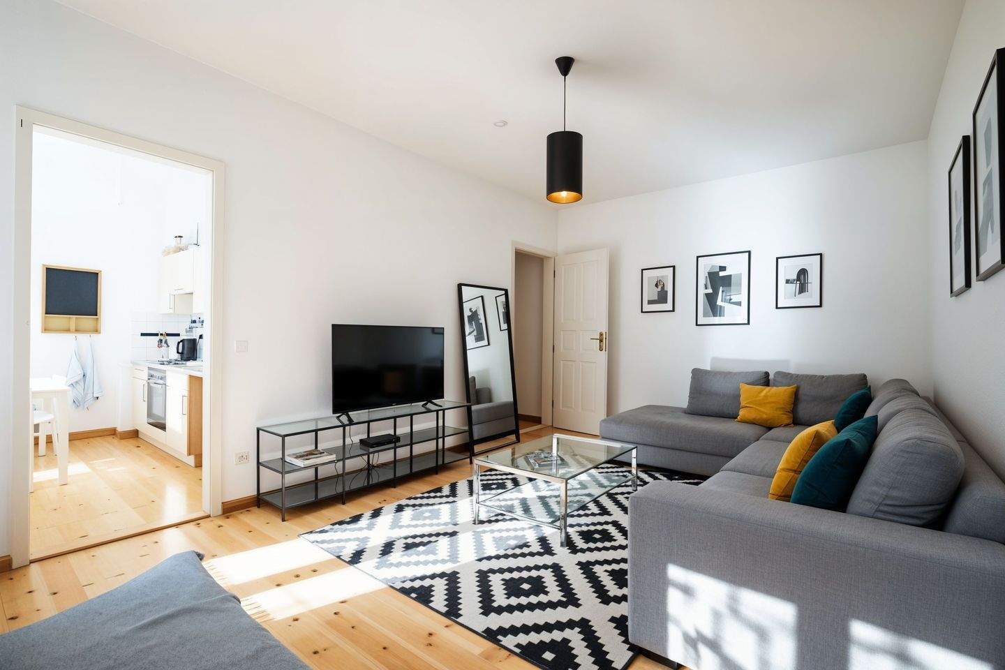 Charmante 38 qm Wohnung mit urbanem Flair in Friedrichshain - Komfort im historischen Ambiente