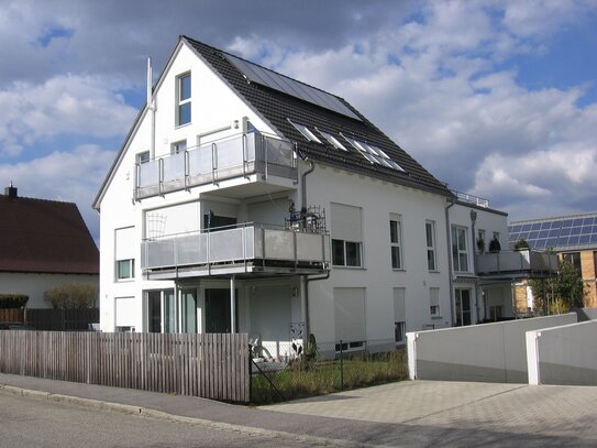 3-Zimmer-Wohnung im 5-Familienhaus, LA, Mitterwöhr, stadtnahe ruhige Lage. Provisionsfrei!