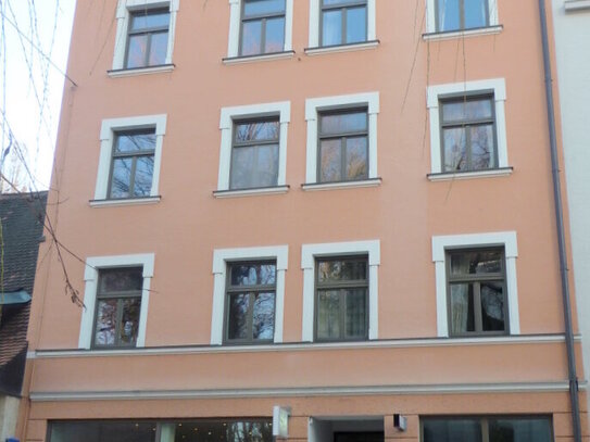 Gepflegte 2-Zimmer-Dachgeschoss-Maisonette-Wohnung mit Balkon in München-Haidhausen