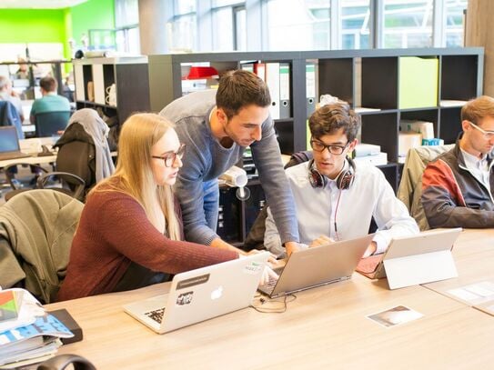 Coworking & moderne Büroräume im Kölner Mediapark - All-in-Miete