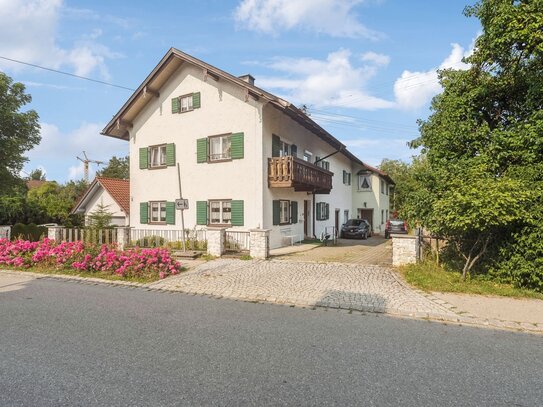 Mehrgenerationenhaus mit großer Werkstatt und Einzelgarage mitten in Osterzell