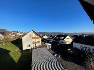 Helle, großzügige 4 - Zimmerwohnung in ruhiger Lage mit tollem Ausblick in die Rhön