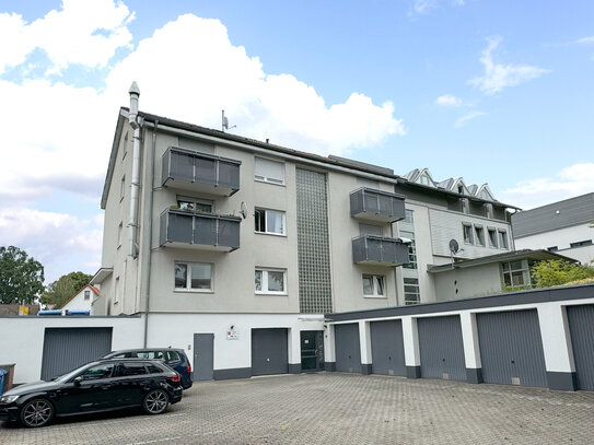 Großzügige 3 Zimmer Whg mit Balkon und Stellplatz