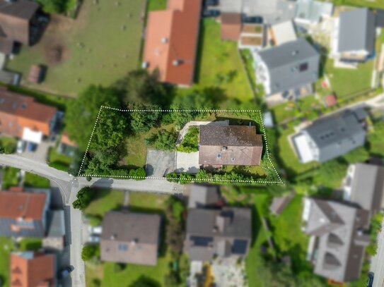 Grundstück mit Altbestand in Hadorf: Weitblick mit Entwicklungsoptionen