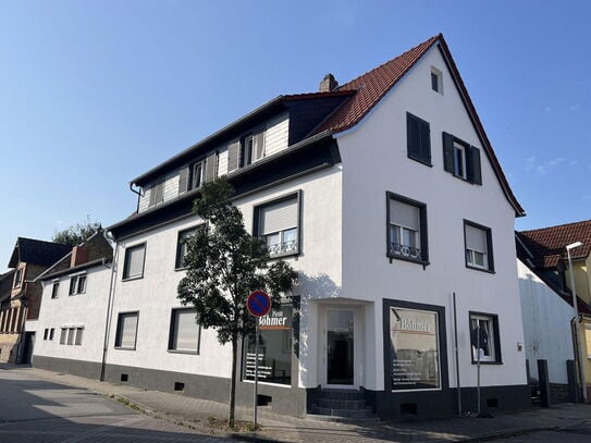 PROVISIONSFREIE 4-Zimmer Wohnung mit TGL-Bad und Balkon zentral in Bischofsheim