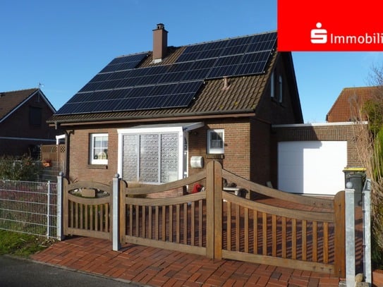 Modernes Ferienhaus mit Garten, Garage und überdachter Terrasse