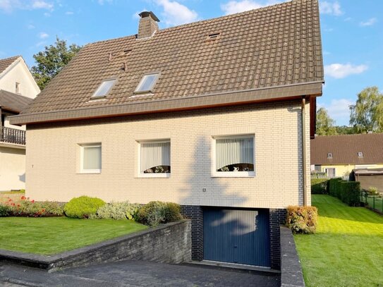 Nur 398.000 €! Selbermacher + Handwerker aufgepasst: Freistehendes 2-Fam.haus in Lohmar!