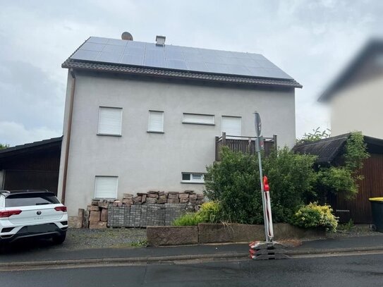 Energieeffizientes charmantes EFH in Hanglage mit Garage und Abstellplatz in Schlüchtern-Hutten