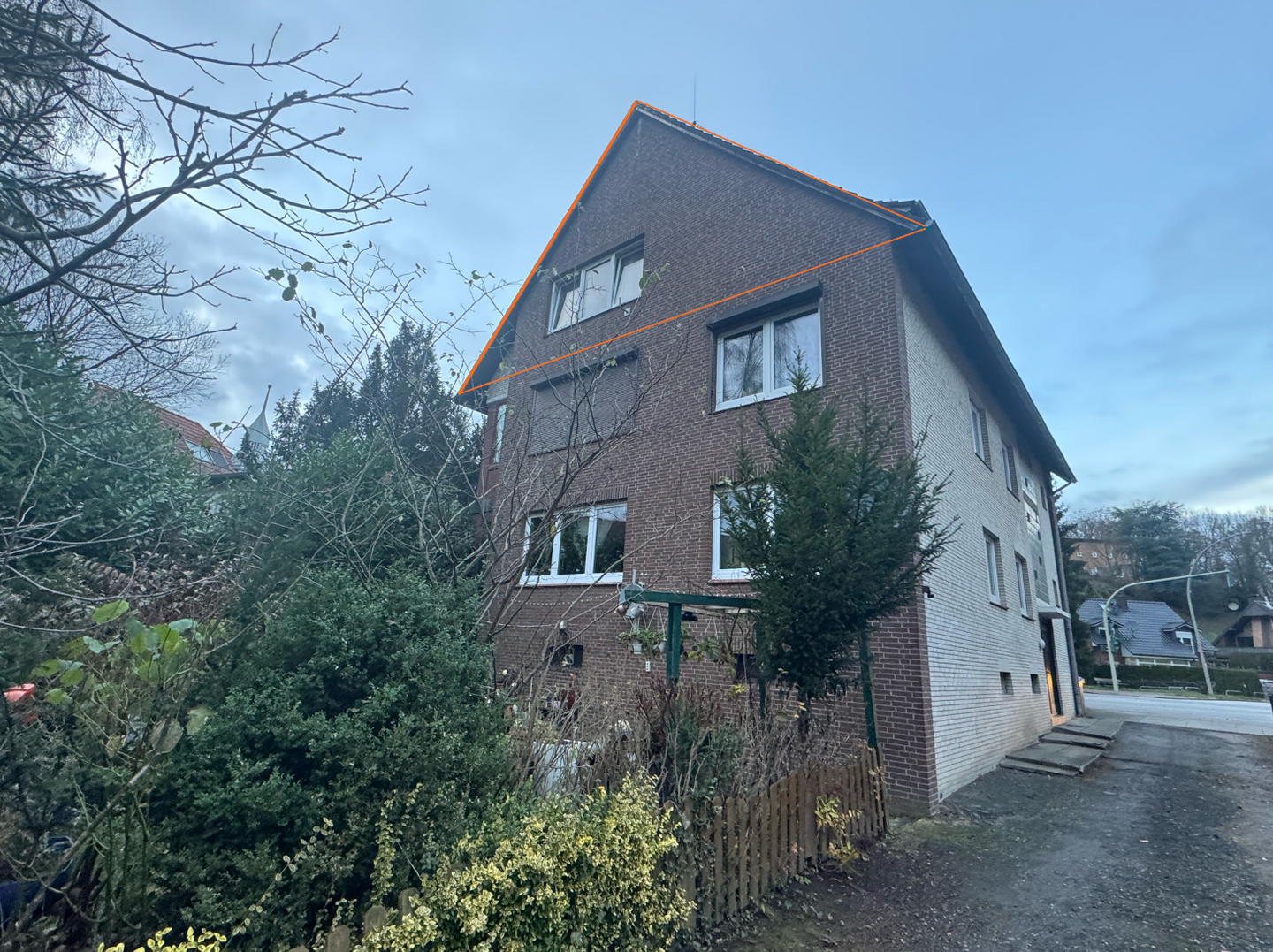 Vermietete ETW zu verkaufen (KAPITALANLAGE) renovierungsbedürftig Maler,Teppich