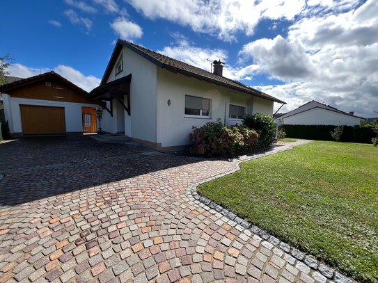 Einfamilienhaus mit traumhaften Garten zu vermieten