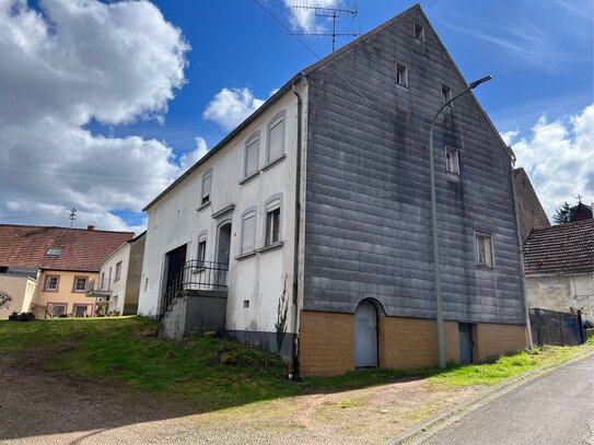 Sanierungsbedürftiges Einfamilienhaus mit Scheune in Rieschweiler Mühlbach - ideal für Handwerker