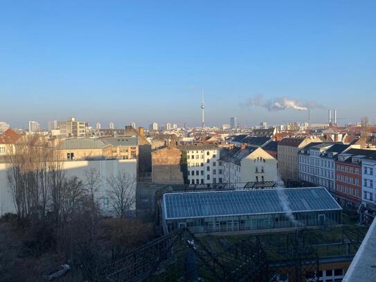 Möblierten 2-Zimmer-Wohnung am Kottbusser Tor mit wundervollen Blick auf die Stadt.