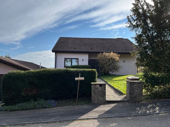 Einfamilienhaus mit Einliegerwohnung in schöner Lage von Pfedelbach-Gleichen!