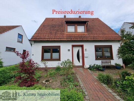 G 36A LESUM- gepflegtes Einfamilienhaus mit einem Vorgarten, Terrasse und Carport-