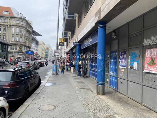 Ladenfläche nahe Checkpoint Charlie