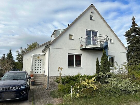 Einfamilienhaus in ruhiger Lage mit Nebengelass auf großem Grundstück