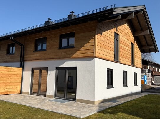 energieeffiziente Neubau-Doppelhaushälfte mit bezauberndem Garten und Garage in Ohlstadt bei Murnau