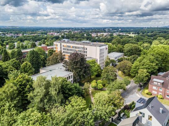 Großflächige, attraktive Bürofläche | viele Stellplätze | voll klimatisiert